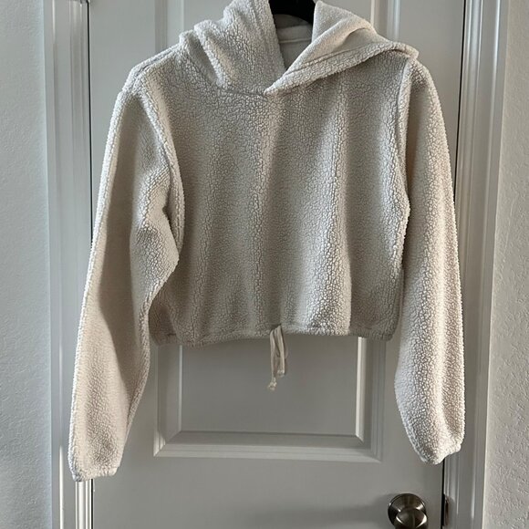 Wild Fable Womens XL White Sherpa Faux Fur Cropped Hoodie With Drawstring Hem - Picture 1 of 5